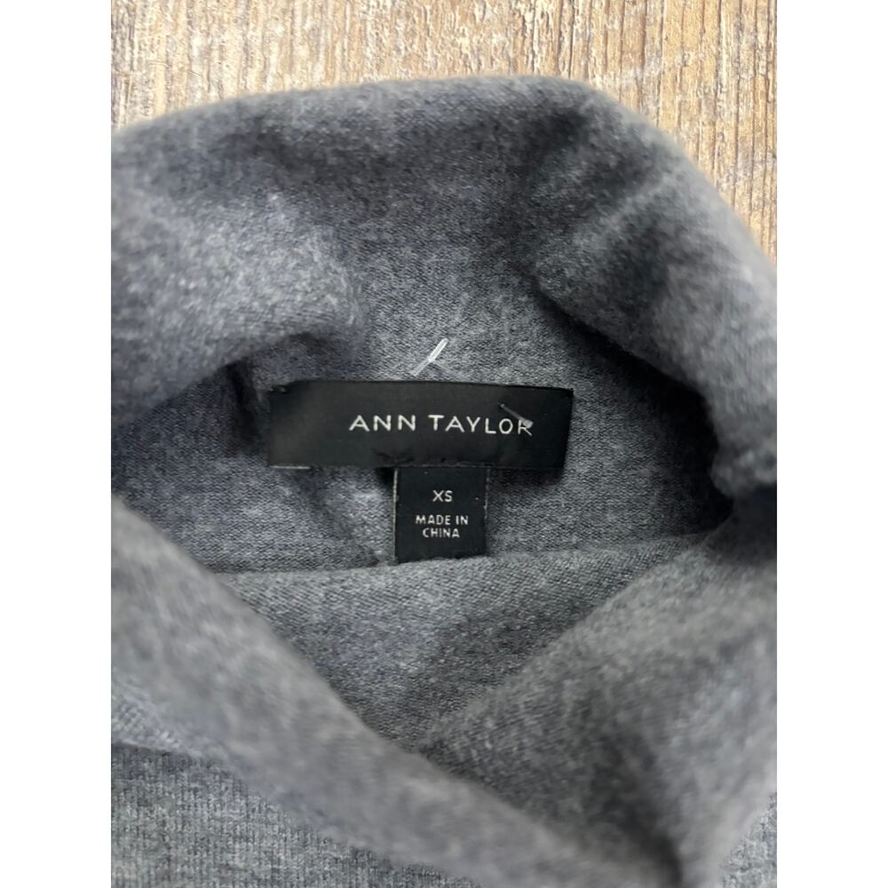 Ann Taylor Womens Gray Wool Blend Bell Sleeve Turtleneck Sweater Size XS - Picture 2 of 6